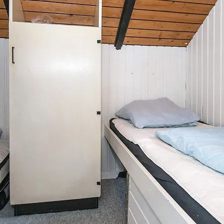 Secluded Oasis By Kvie Lake-by Traum Ansager