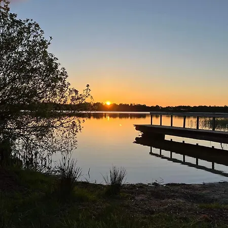Secluded Oasis By Kvie Lake-by Traum * Ansager