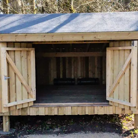 Secluded Oasis By Kvie Lake-by Traum Nyaraló