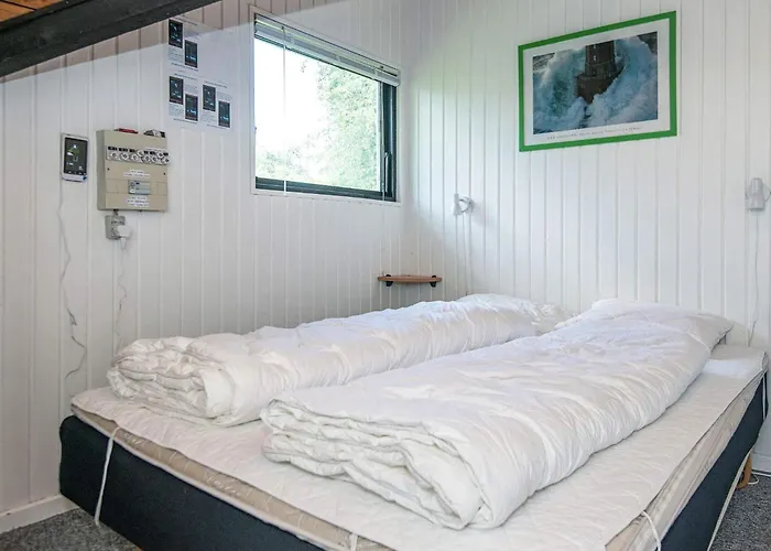 Secluded Oasis By Kvie Lake-by Traum Ansager