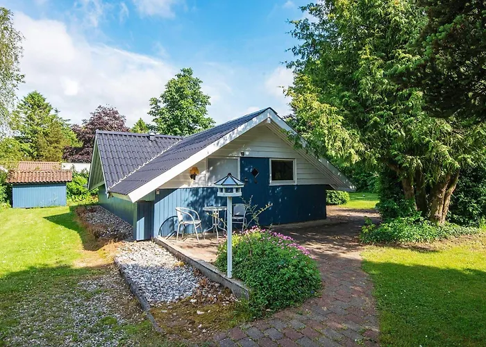 Nyaraló Secluded Oasis By Kvie Lake-by Traum *