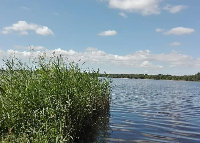 Secluded Oasis By Kvie Lake-by Traum * Ansager