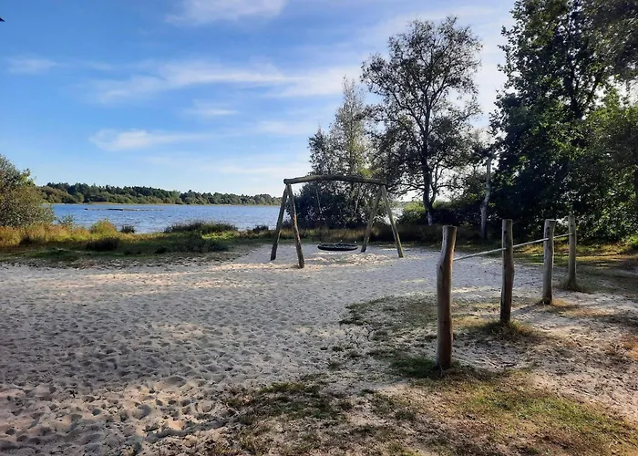 Nyaraló Secluded Oasis By Kvie Lake-by Traum *