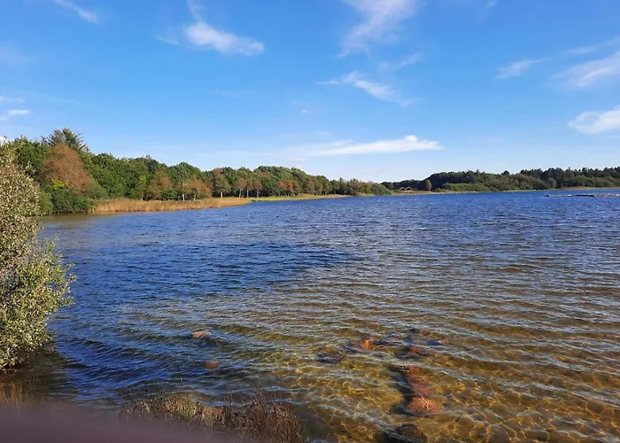 Nyaraló Secluded Oasis By Kvie Lake-by Traum *