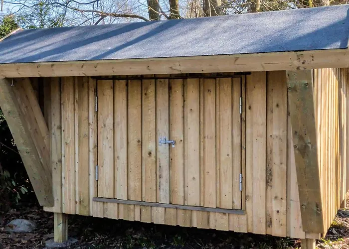 Secluded Oasis By Kvie Lake-by Traum